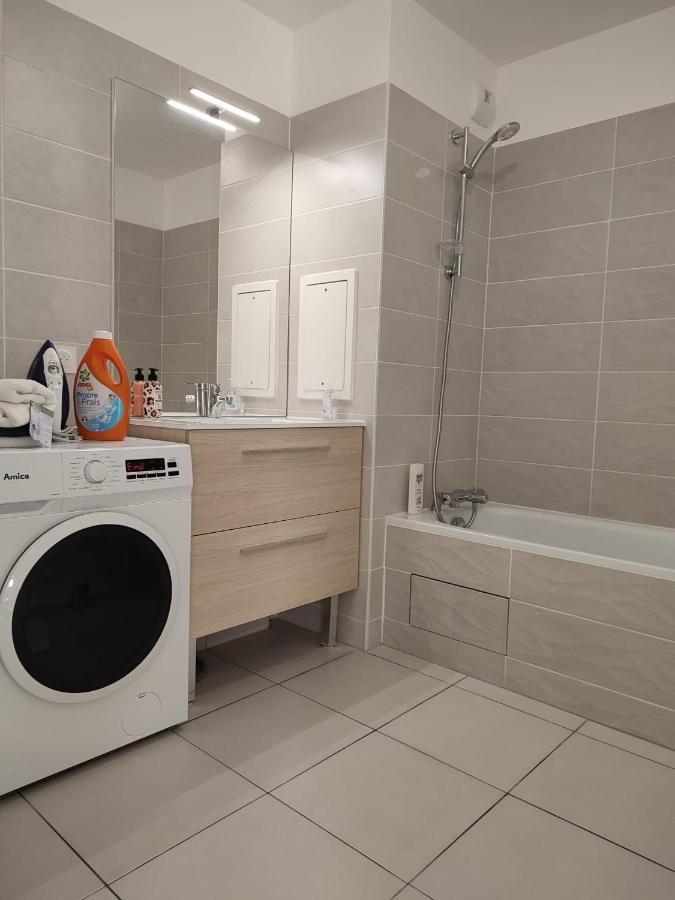 Chambre Privee Dans Un Nouvel Appartement Partage Pres De Paris Avec Parking Gratuit Chevilly-Larue Exteriér fotografie